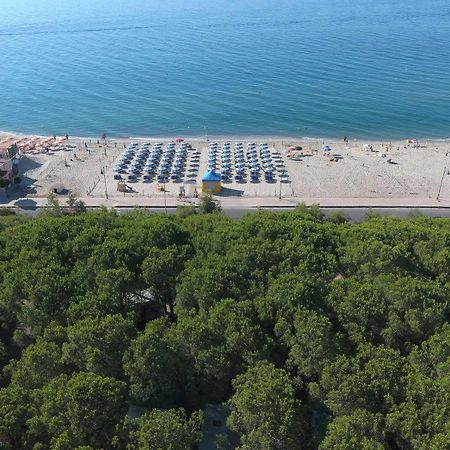 Villaggio Camping Lungomare Cropani Esterno foto