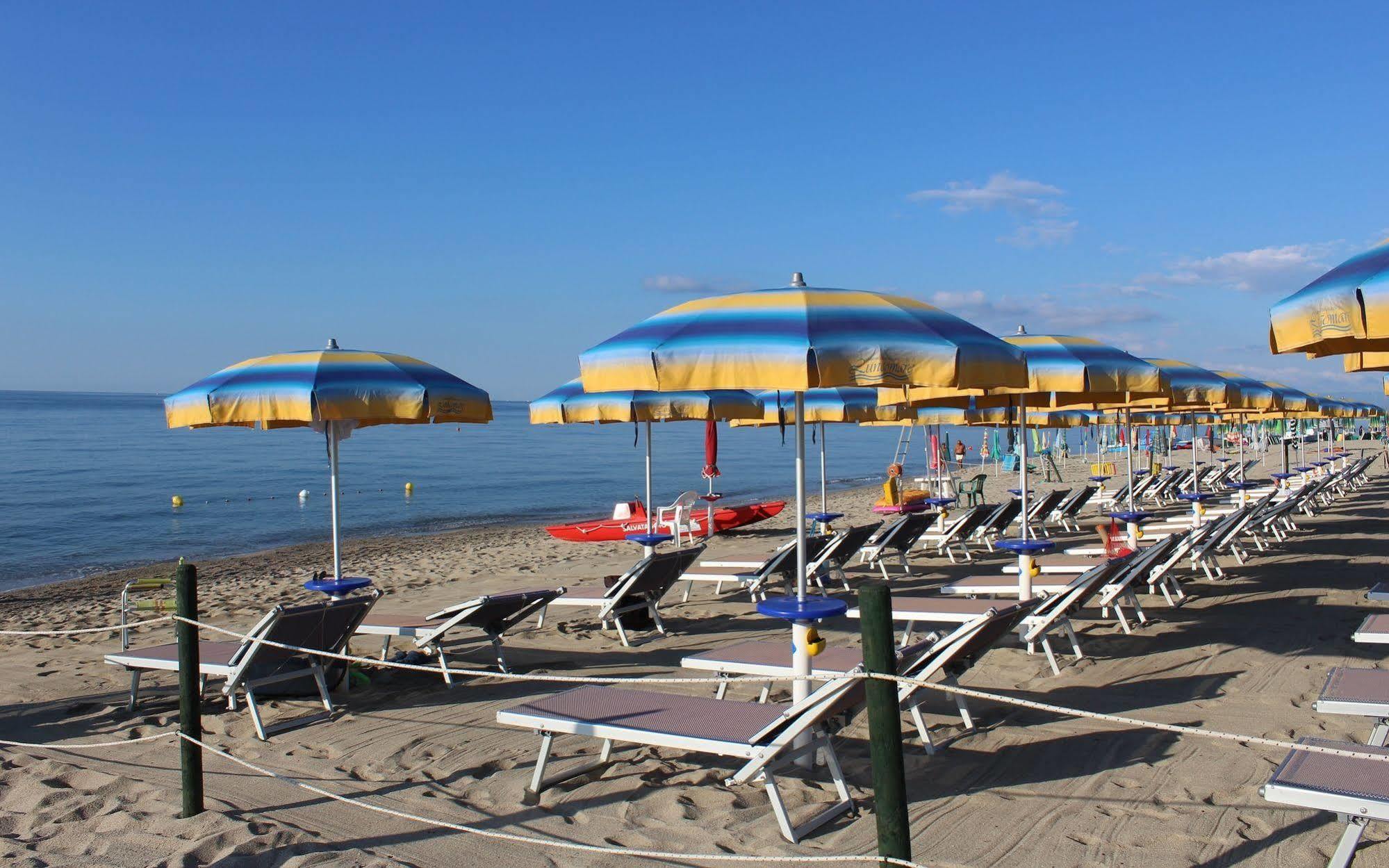 Villaggio Camping Lungomare Cropani Esterno foto