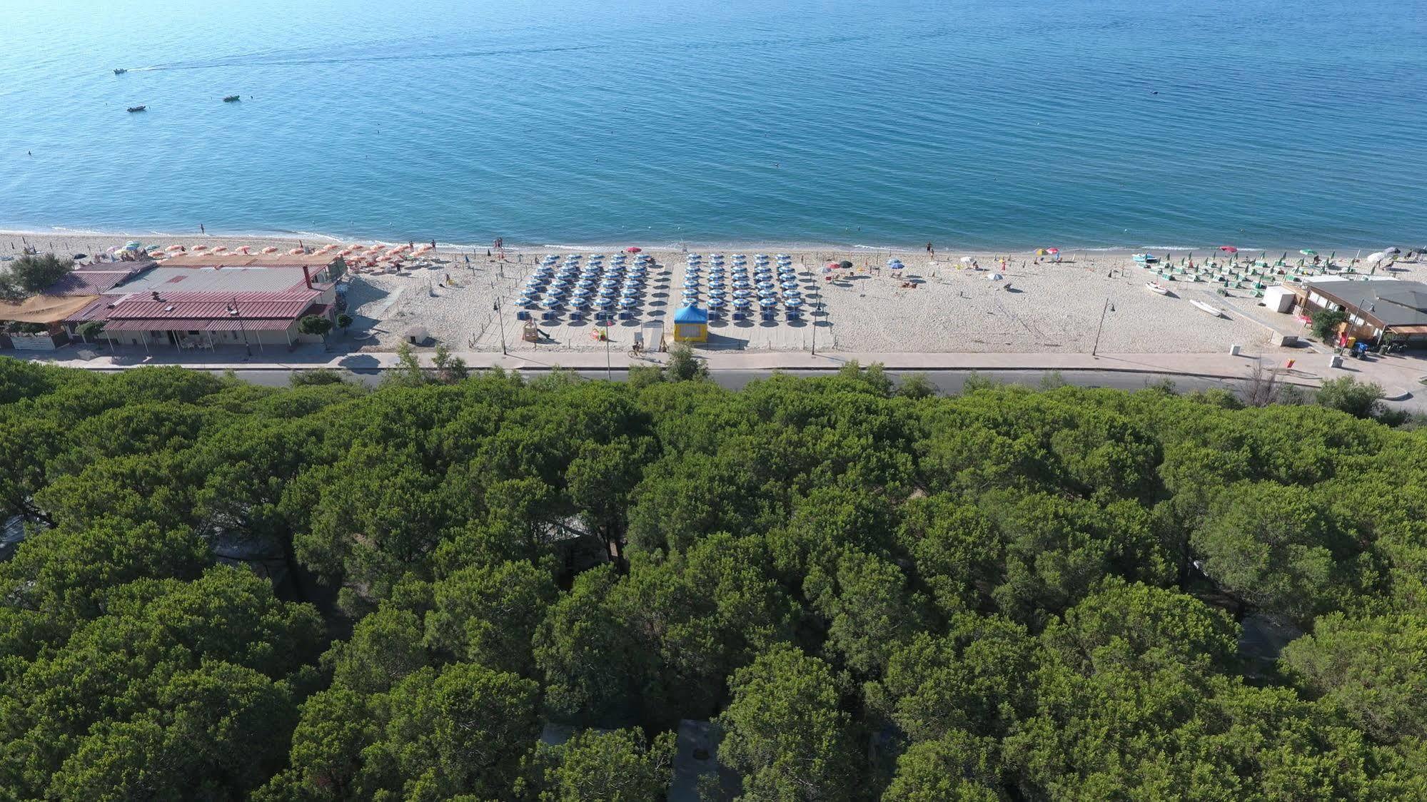 Villaggio Camping Lungomare Cropani Esterno foto